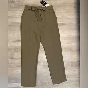 Forever 21 Contemporary high waisted Crop pants